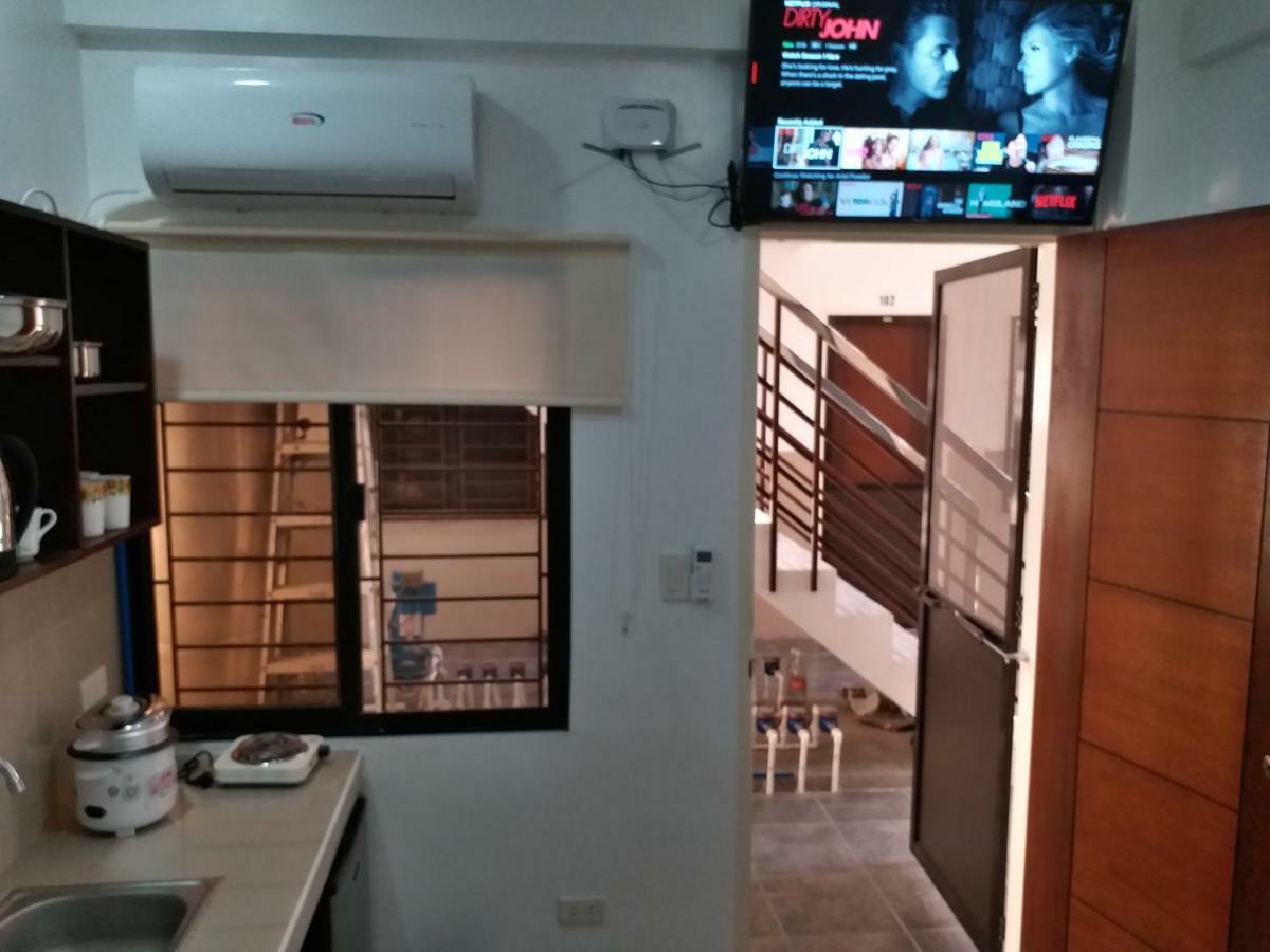Clark-Pad Inn, Angeles City Экстерьер фото