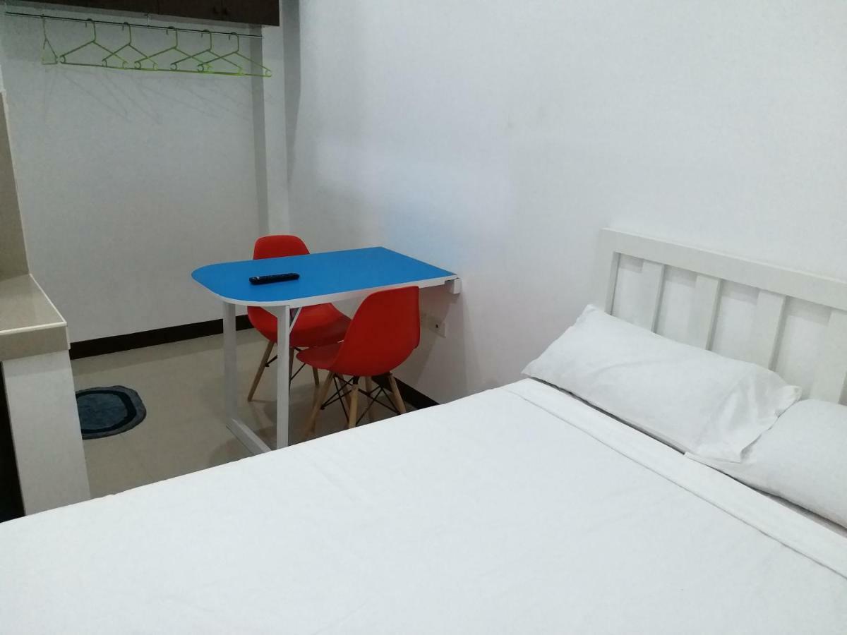 Clark-Pad Inn, Angeles City Экстерьер фото